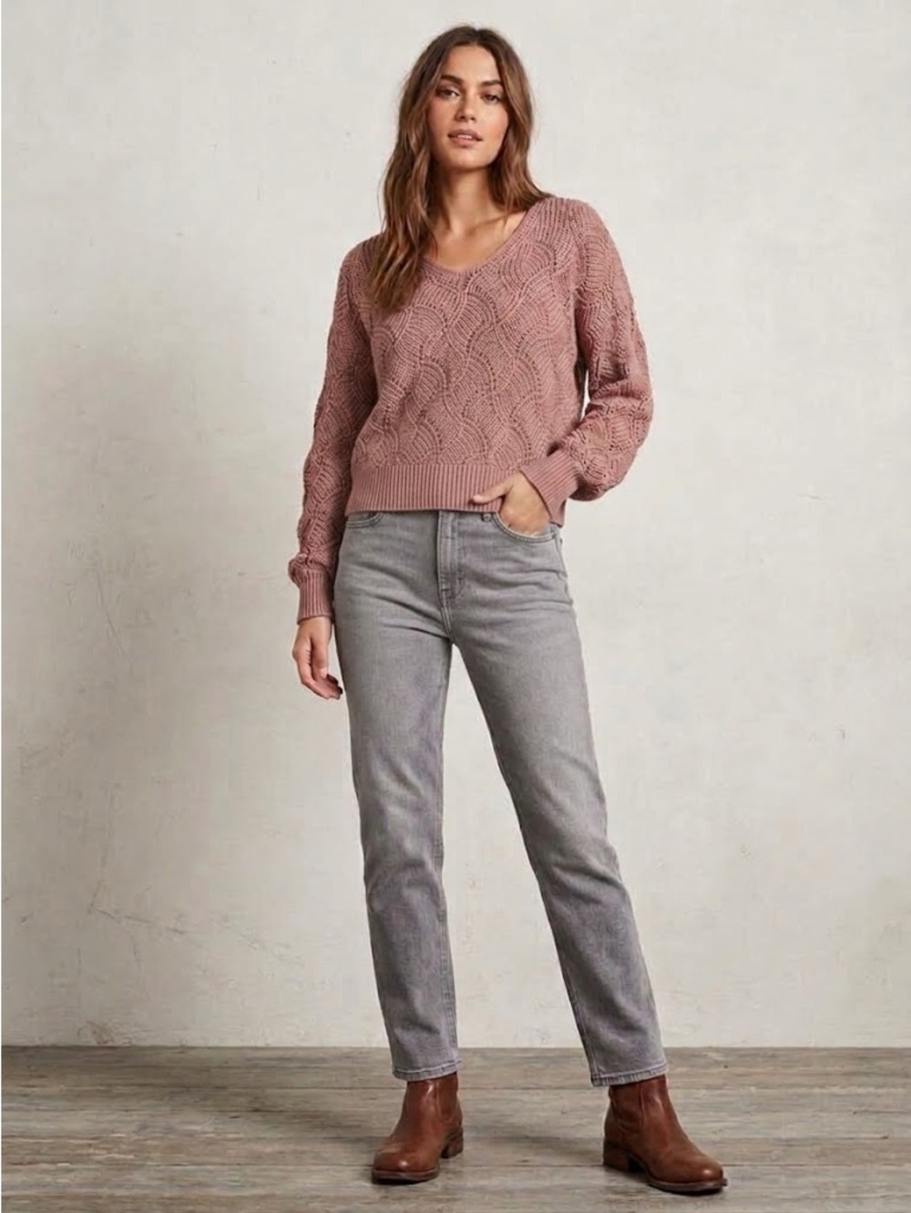 Moon & Madison L Cotton Blend Dusty Mauve Open Knit V-Neck Sweater Cropped